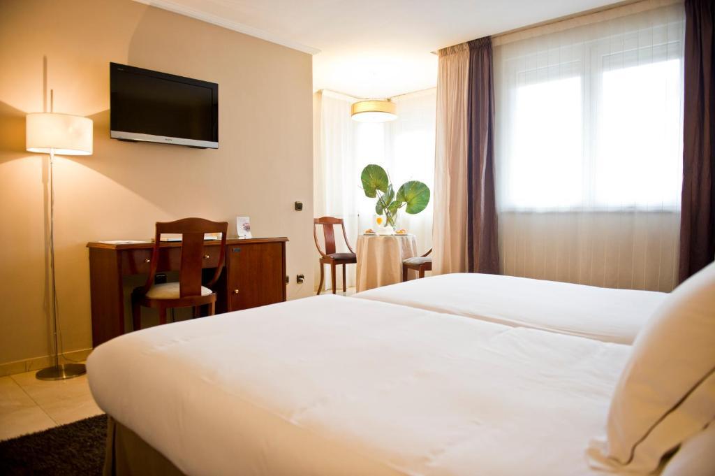 Hotel San Pedro Langreo Camera foto