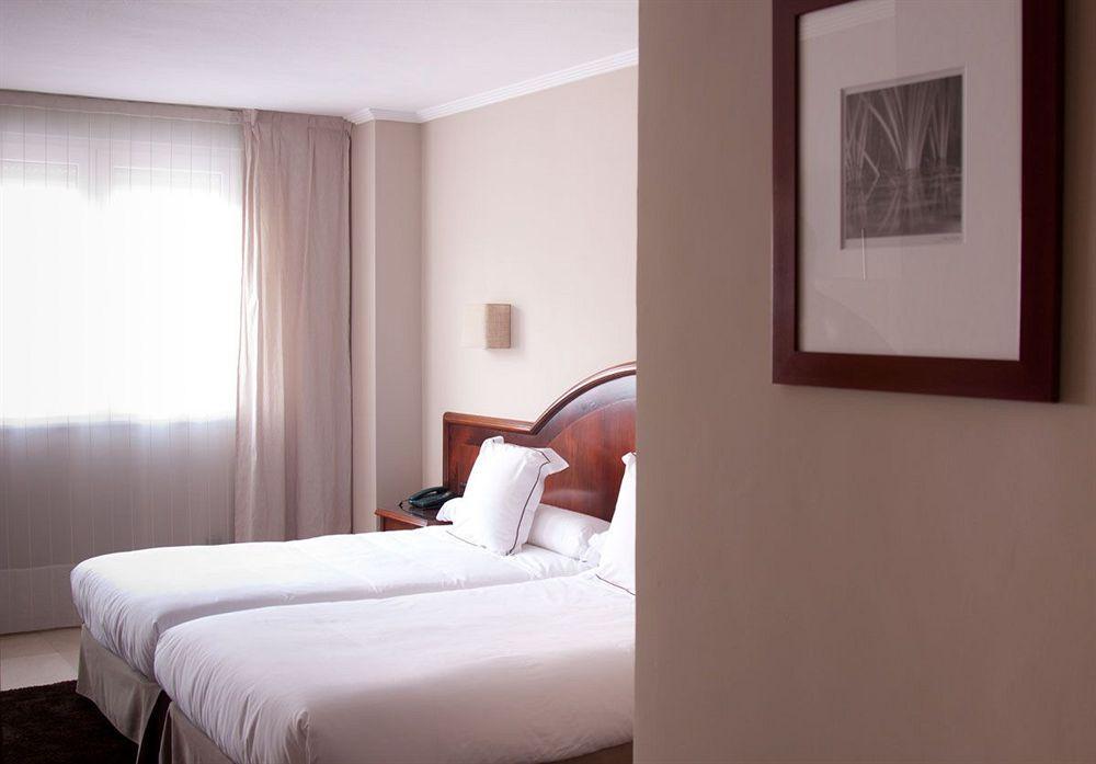 Hotel San Pedro Langreo Esterno foto