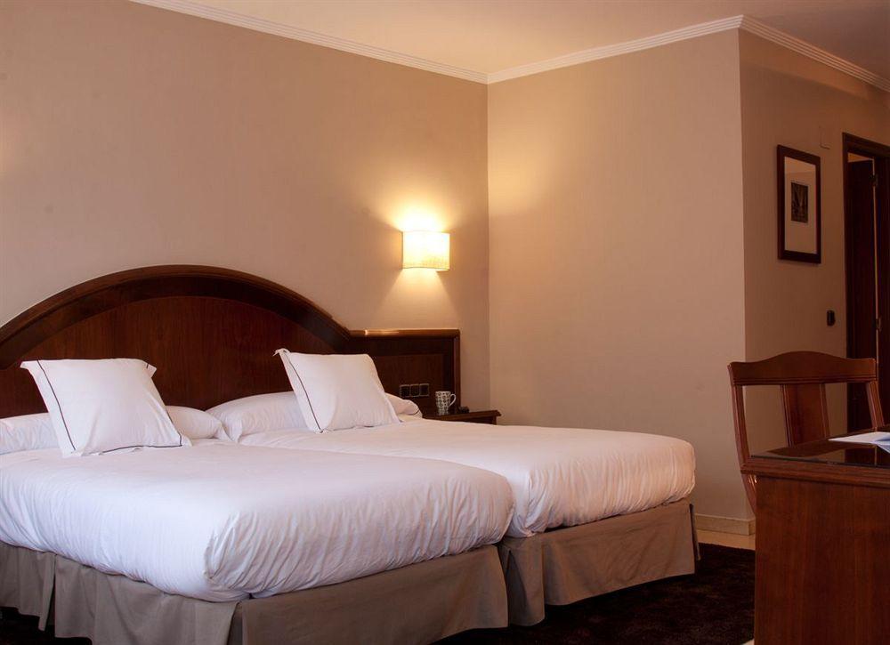 Hotel San Pedro Langreo Esterno foto